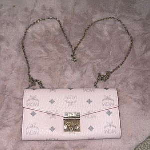 MCM Pink Wallet on Chain